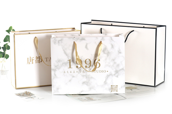 服装手提袋的材质如何选择