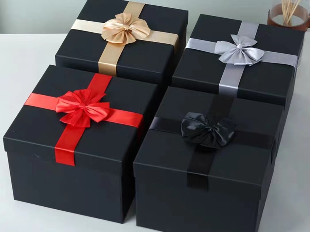 高档礼盒包装盒-礼品盒蝴蝶结系法(一) 高档礼盒包装盒-礼品盒蝴蝶结系法(一)